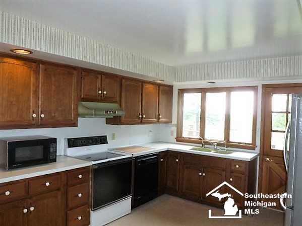 595 Rauch Road Temperance, MI 48182 - Photo 7 of 28 Kitchen View 2