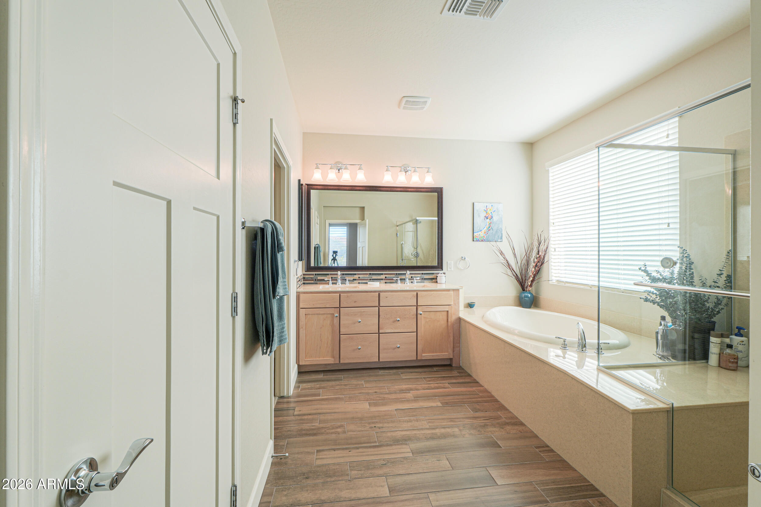 5048 North Scottsdale Road Eloy, AZ 85131 - Photo 23 of 53 a large bathroom with a large tub and sink