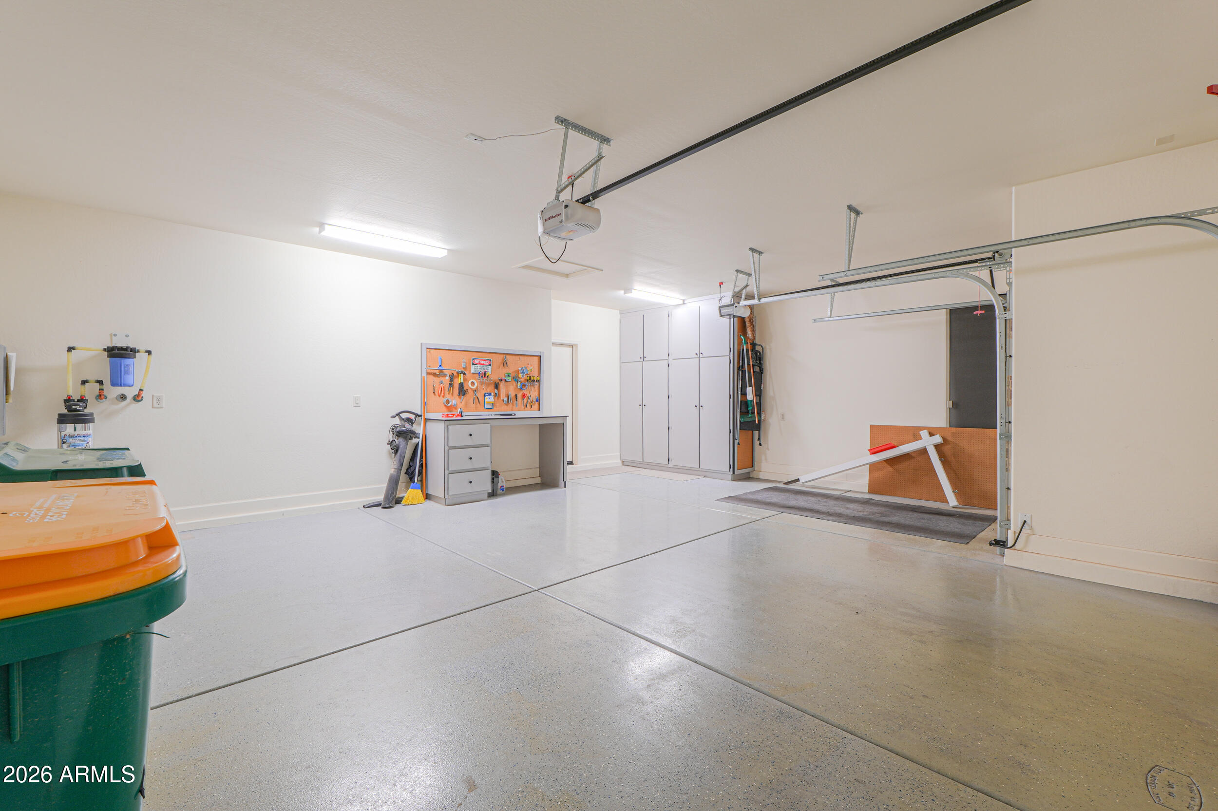 5048 North Scottsdale Road Eloy, AZ 85131 - Photo 35 of 53 cabinets & H2O conditioning system