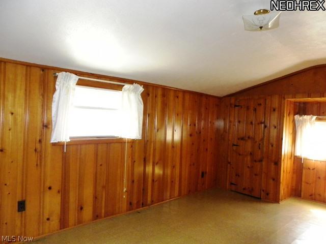 4018 Rosemond Road Cleveland Heights, OH 44121 - Photo 5 of 25 Second floor master bedroom