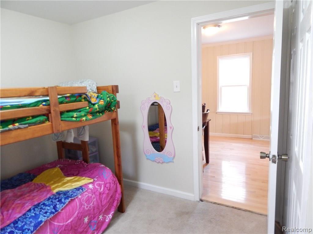 2168 Roslyn Road Grosse Pointe, MI 48236 - Photo 11 of 45 DSCN2556.jpg