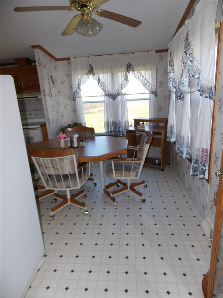 8724 Hathaway Road Churubusco, IN 46723 - Photo 9 of 36