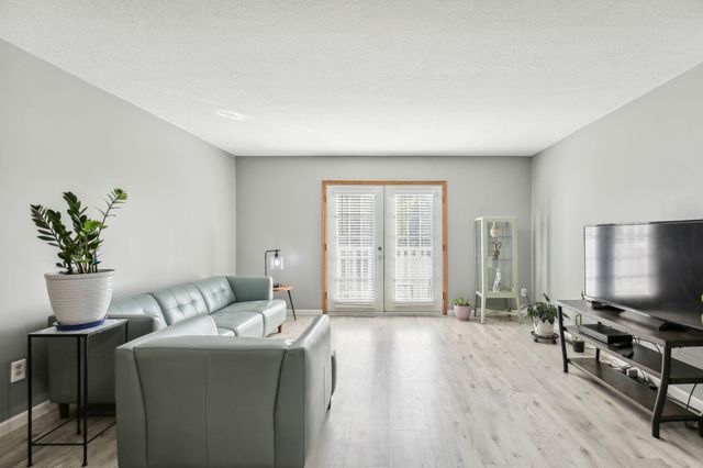 $200,000 | 1860 McMenemy Street, Unit E, Maplewood, MN 55117