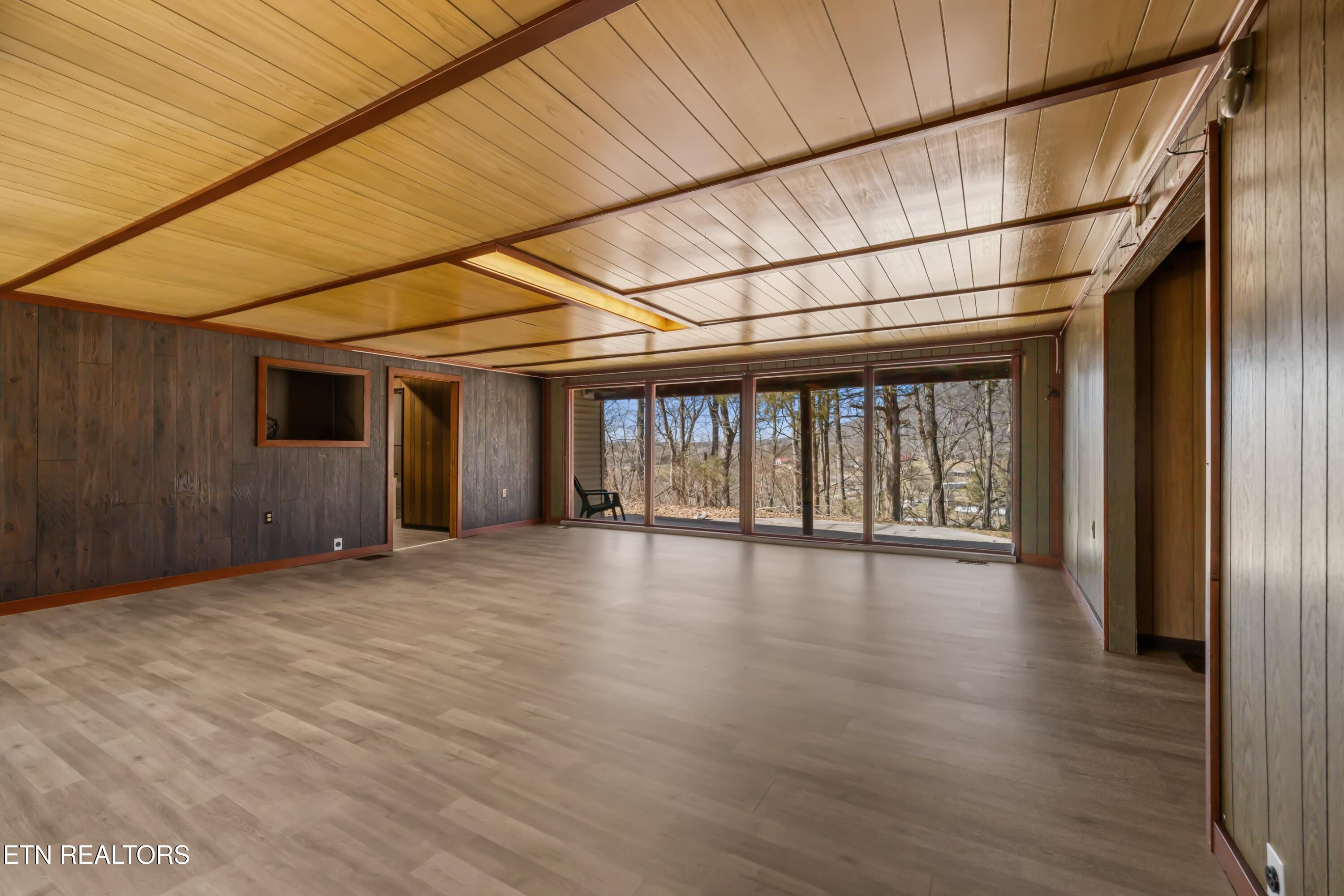 228 Old Rutledge Pike Blaine, TN 37709 - Photo 13 of 39 014-228OldRutledgePike-Blaine-TN-37709-S