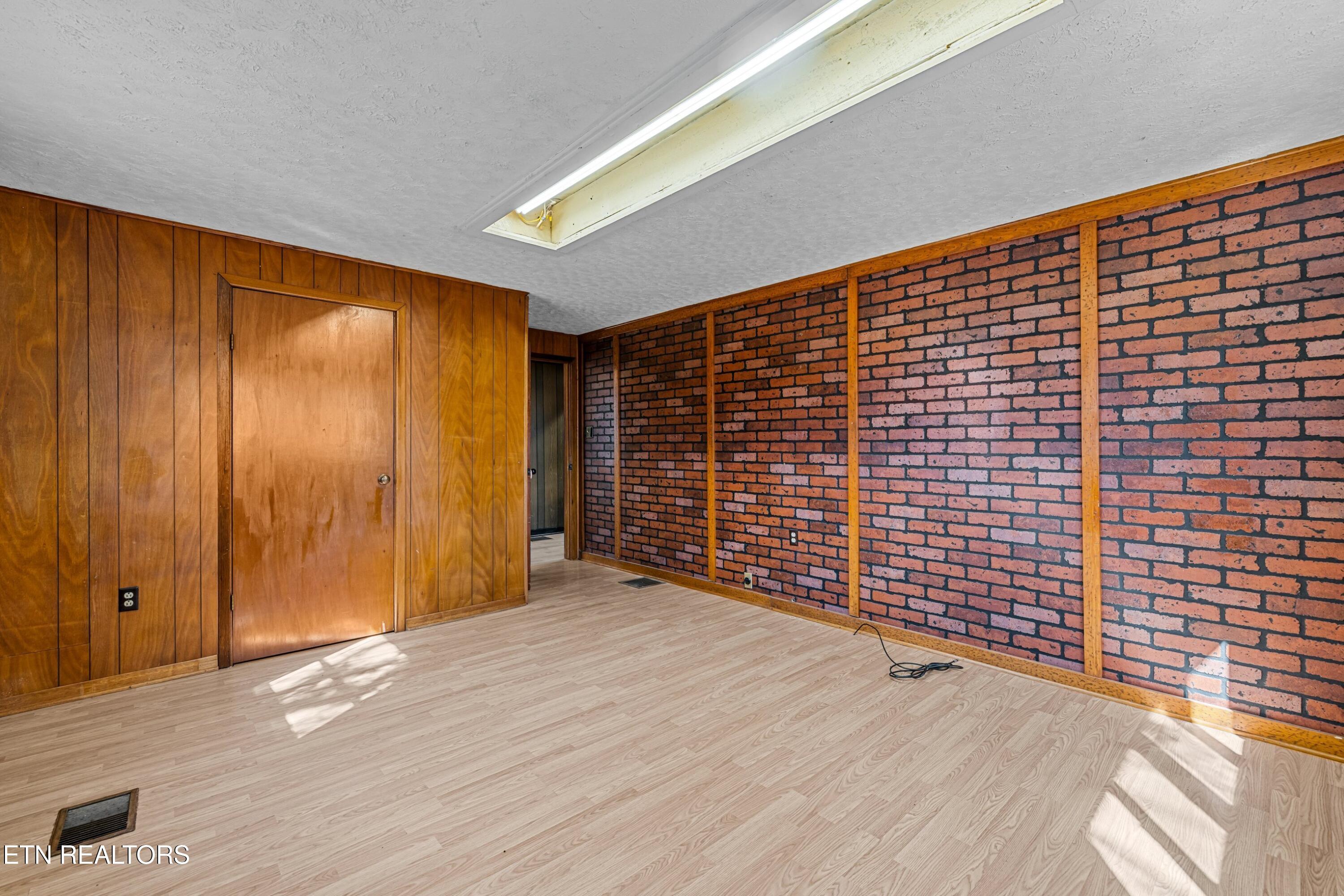 228 Old Rutledge Pike Blaine, TN 37709 - Photo 19 of 39 025-228OldRutledgePike-Blaine-TN-37709-S