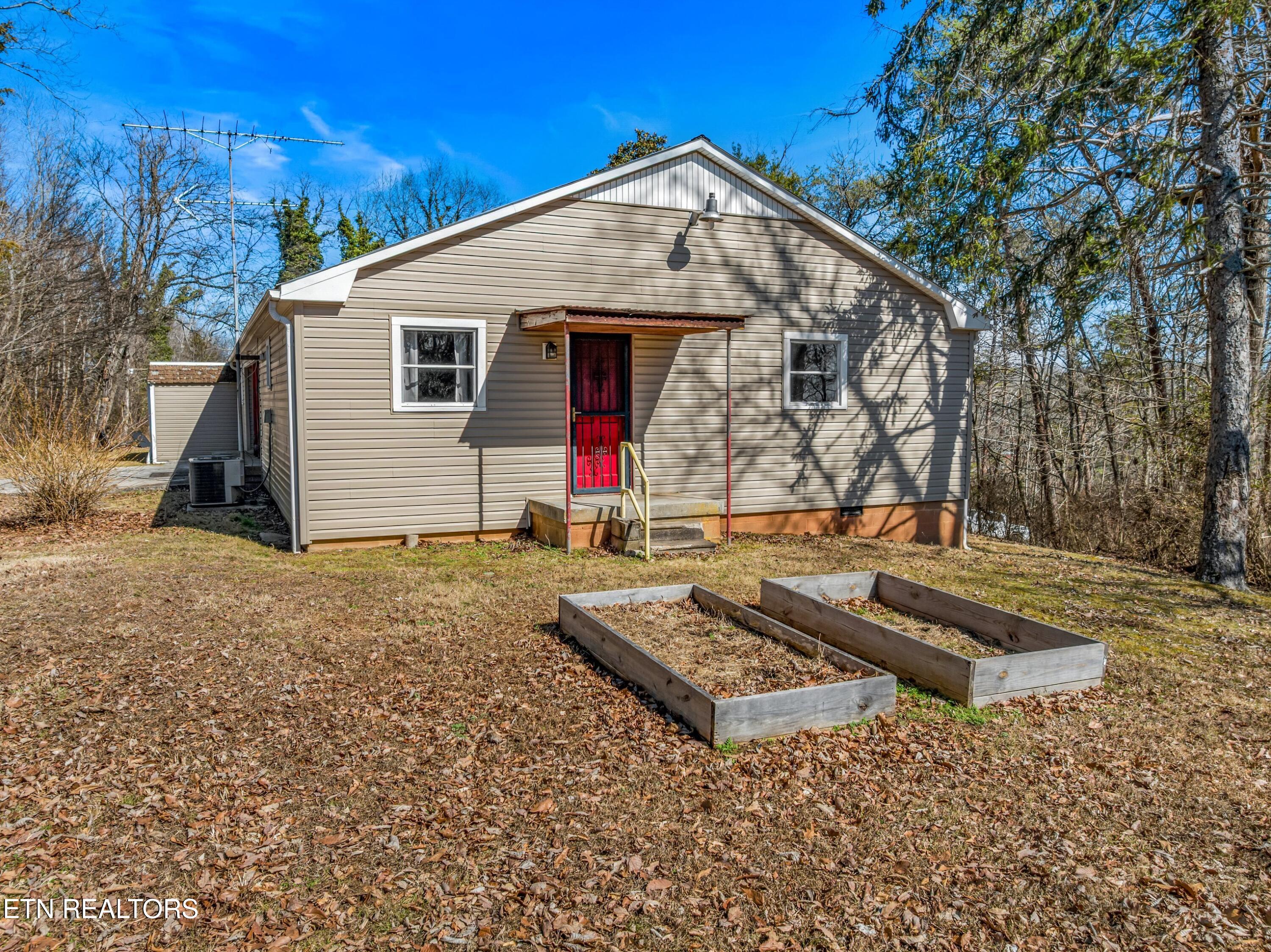 228 Old Rutledge Pike Blaine, TN 37709 - Photo 2 of 39 005-228OldRutledgePike-Blaine-TN-37709-S