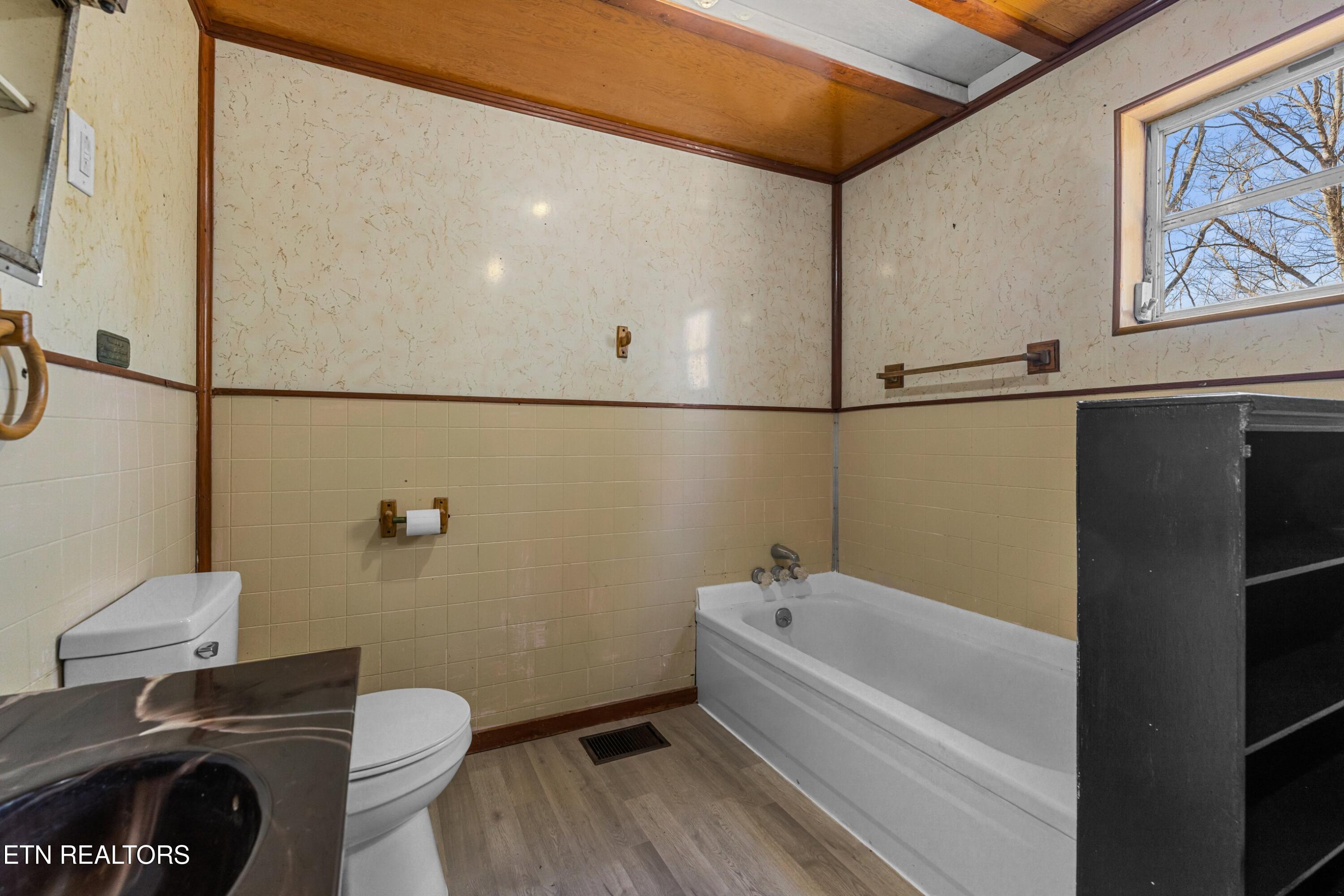 228 Old Rutledge Pike Blaine, TN 37709 - Photo 22 of 39 027-228OldRutledgePike-Blaine-TN-37709-S