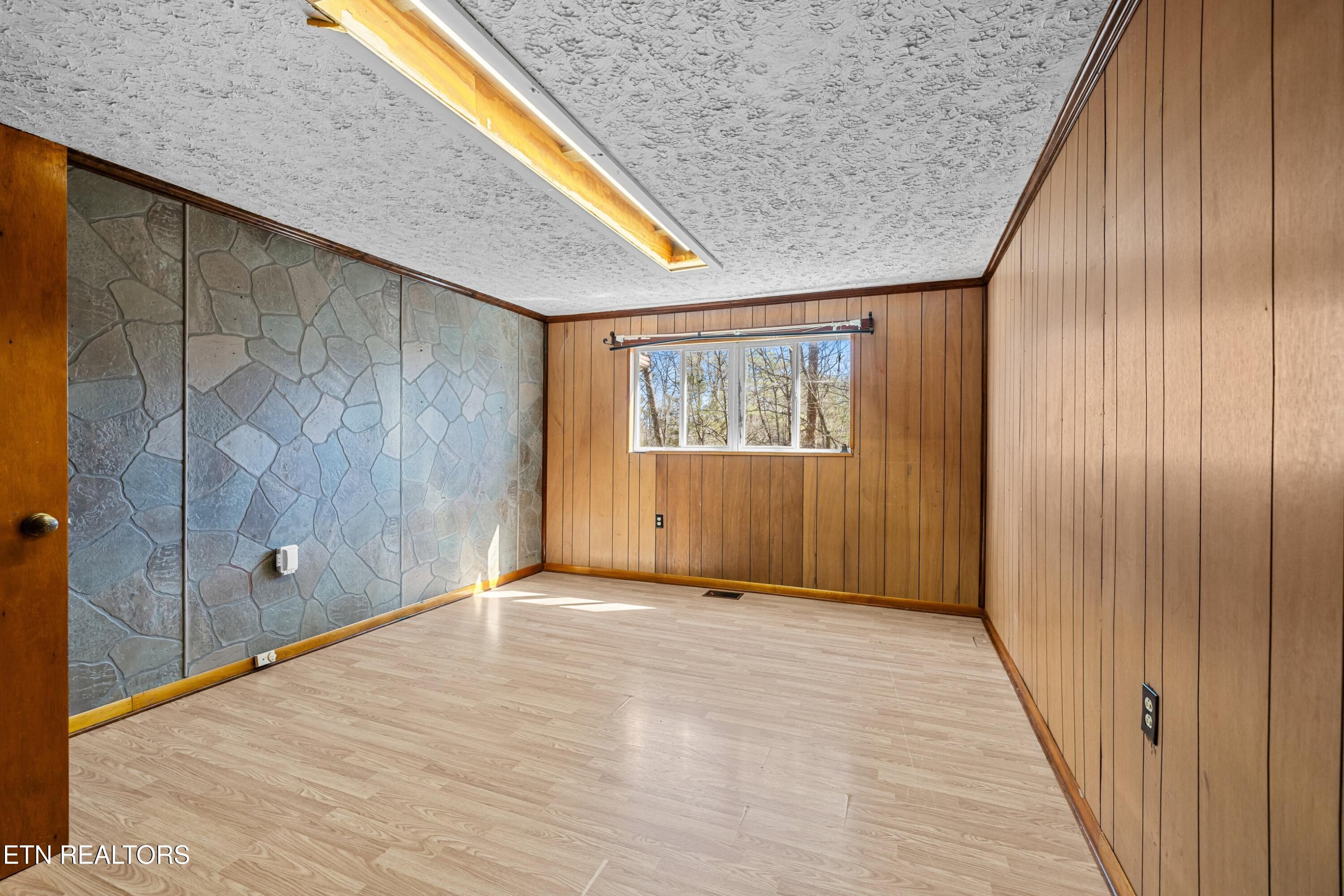 228 Old Rutledge Pike Blaine, TN 37709 - Photo 28 of 39 030-228OldRutledgePike-Blaine-TN-37709-S