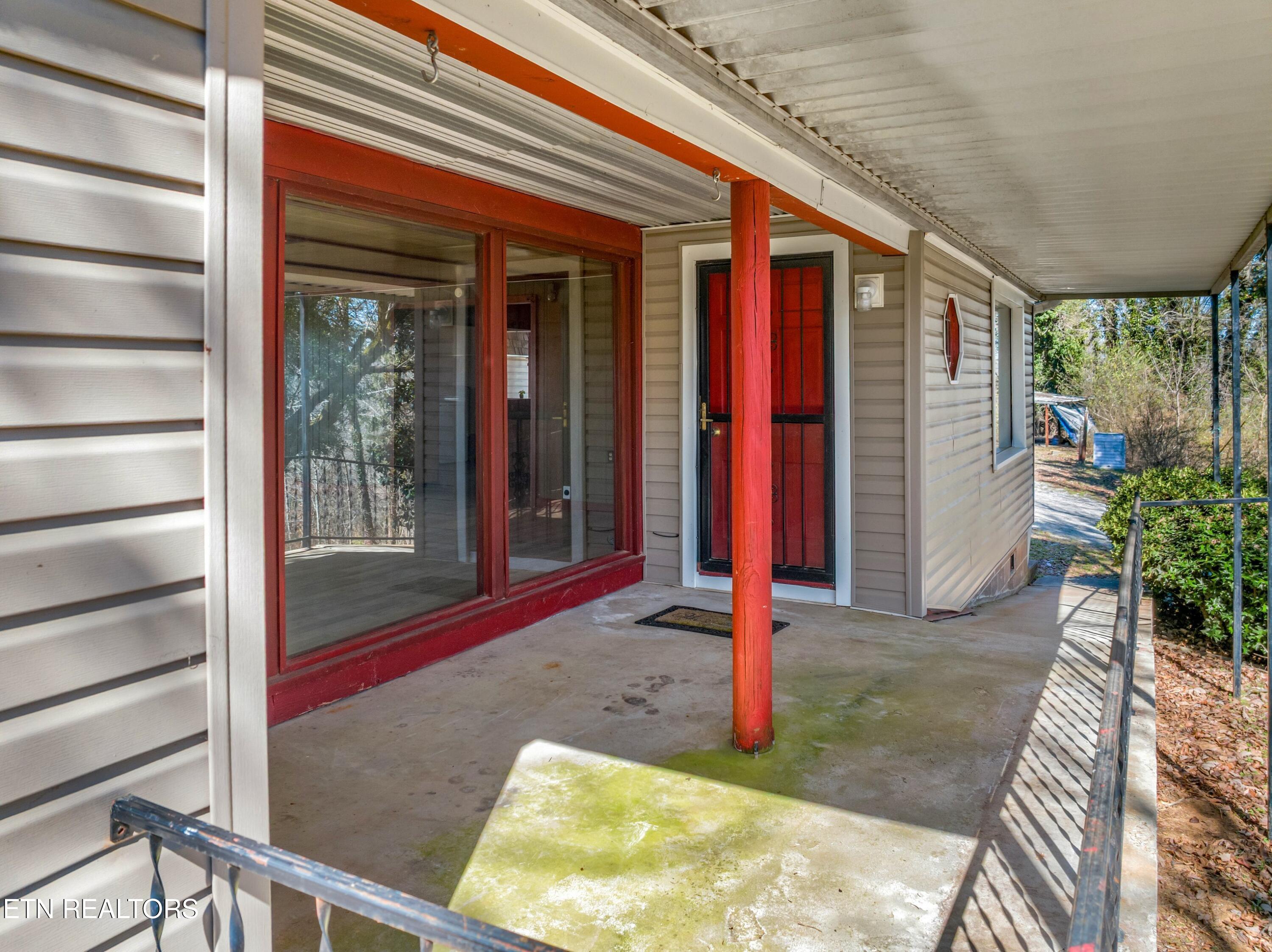 228 Old Rutledge Pike Blaine, TN 37709 - Photo 9 of 39 042-228OldRutledgePike-Blaine-TN-37709-S