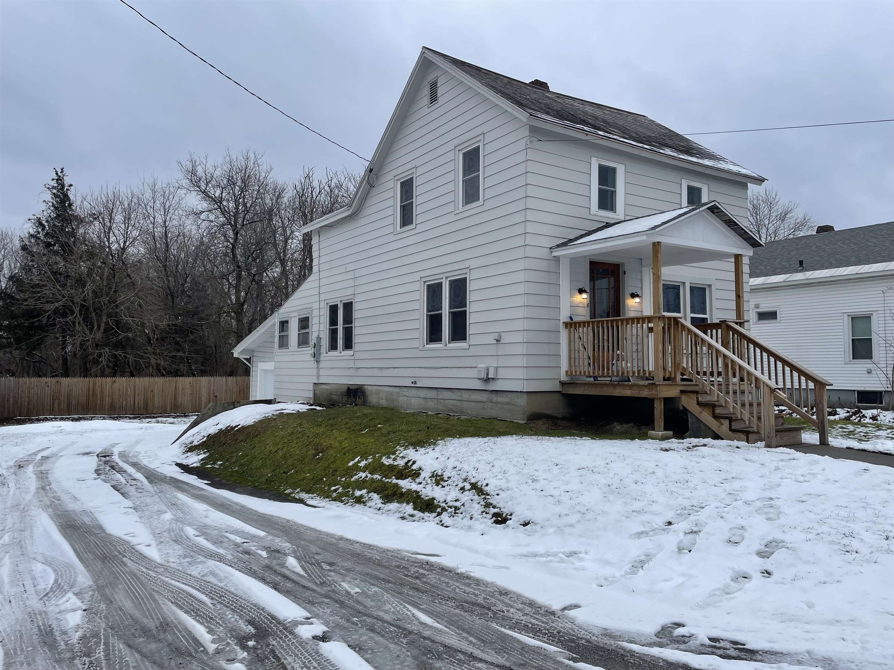 8 Vernon Street Rutland, VT 05701 - Photo 1 of 25