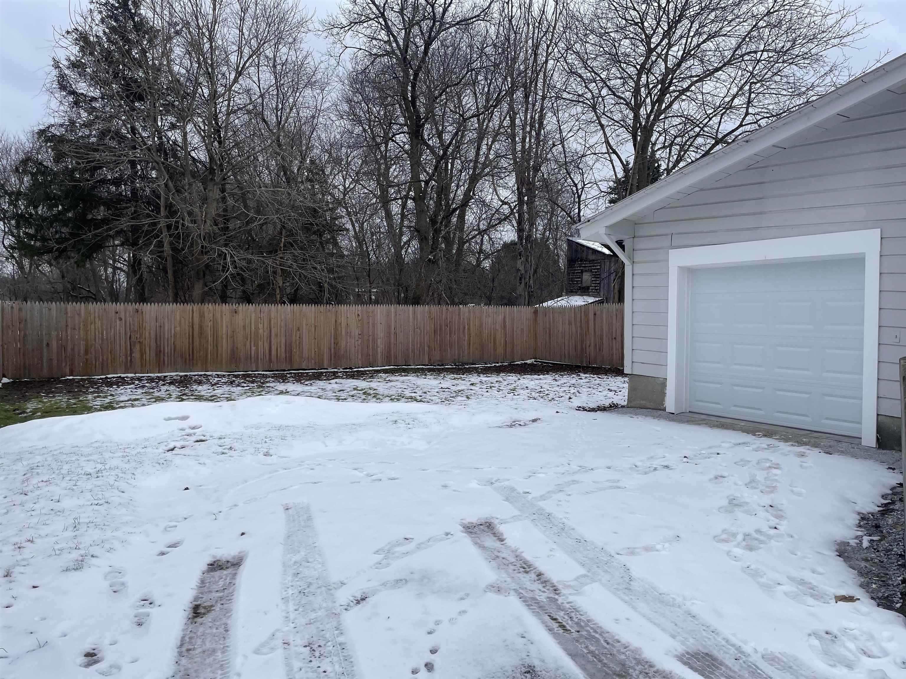 8 Vernon Street Rutland, VT 05701 - Photo 14 of 25