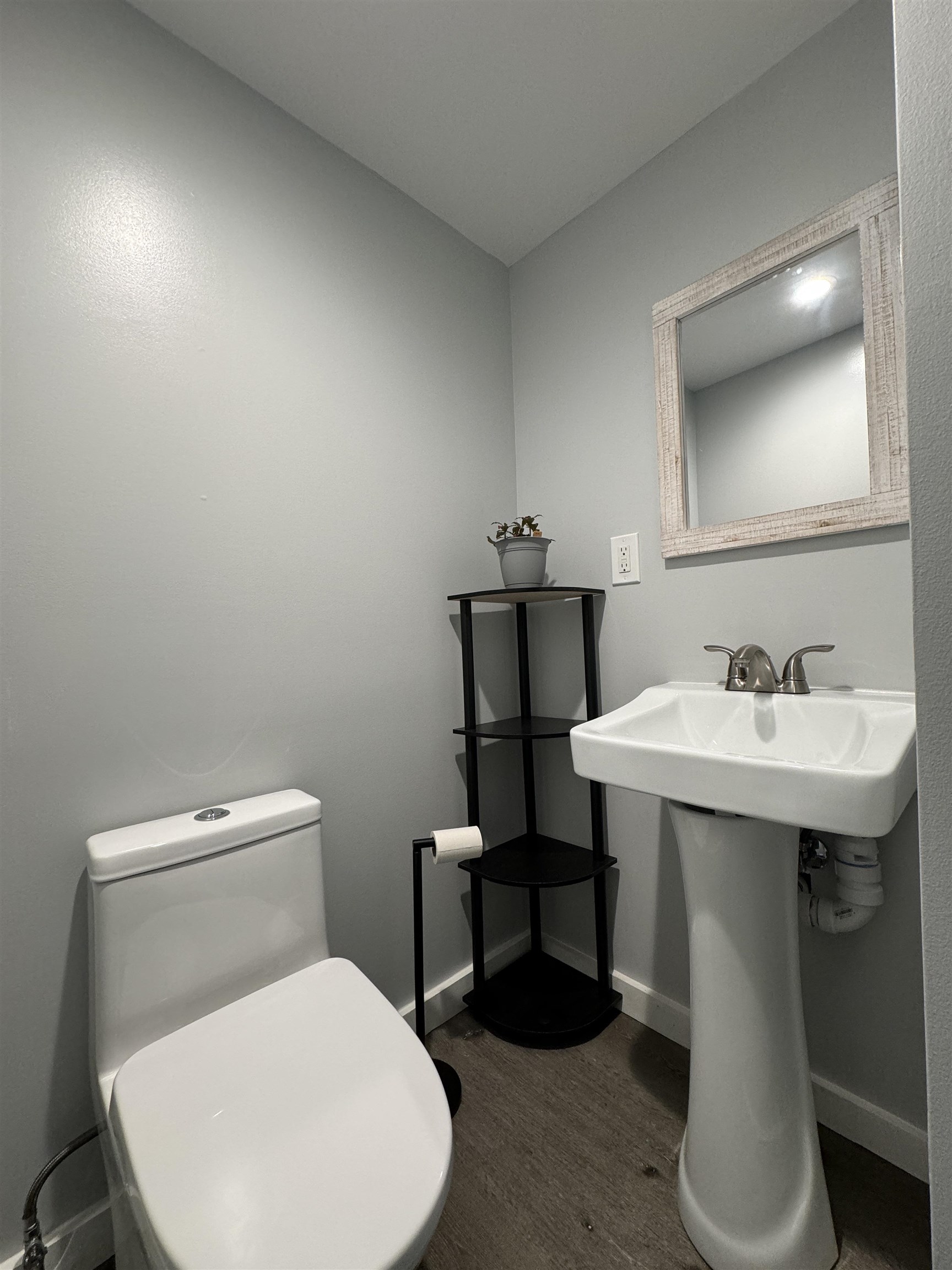8 Vernon Street Rutland, VT 05701 - Photo 4 of 25