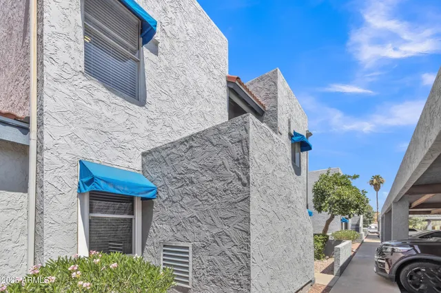 $259,500 | 220 North 22nd Place, Unit 2036, Mesa, AZ 85213