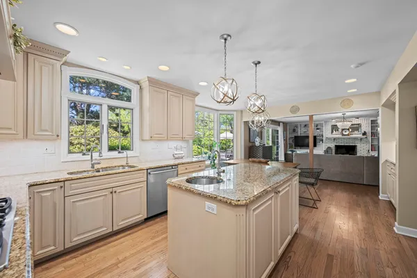$950,000 | 508 West Marion Street, Prospect Heights, IL 60070