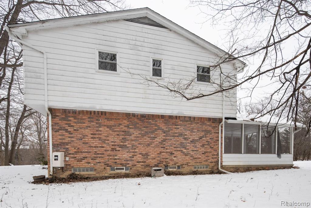 36309 Paddleford Road Farmington Hills, MI 48331 - Photo 4 of 32