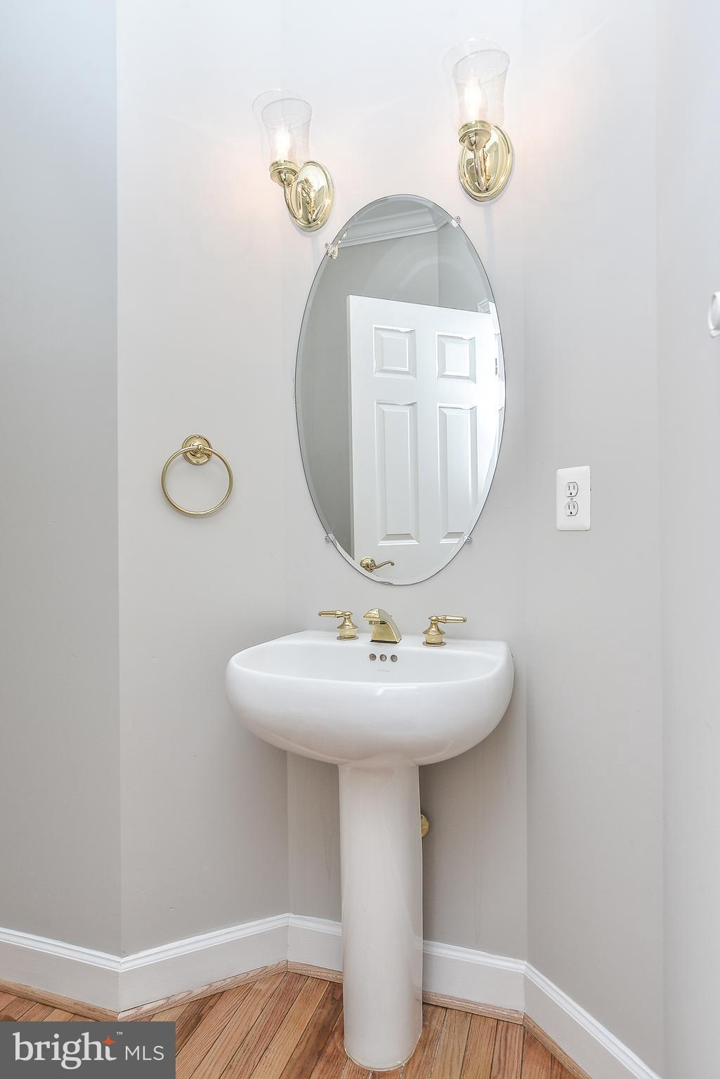 3910 Pender Spring Drive Fairfax, VA 22033 - Photo 14 of 29 Half Bath