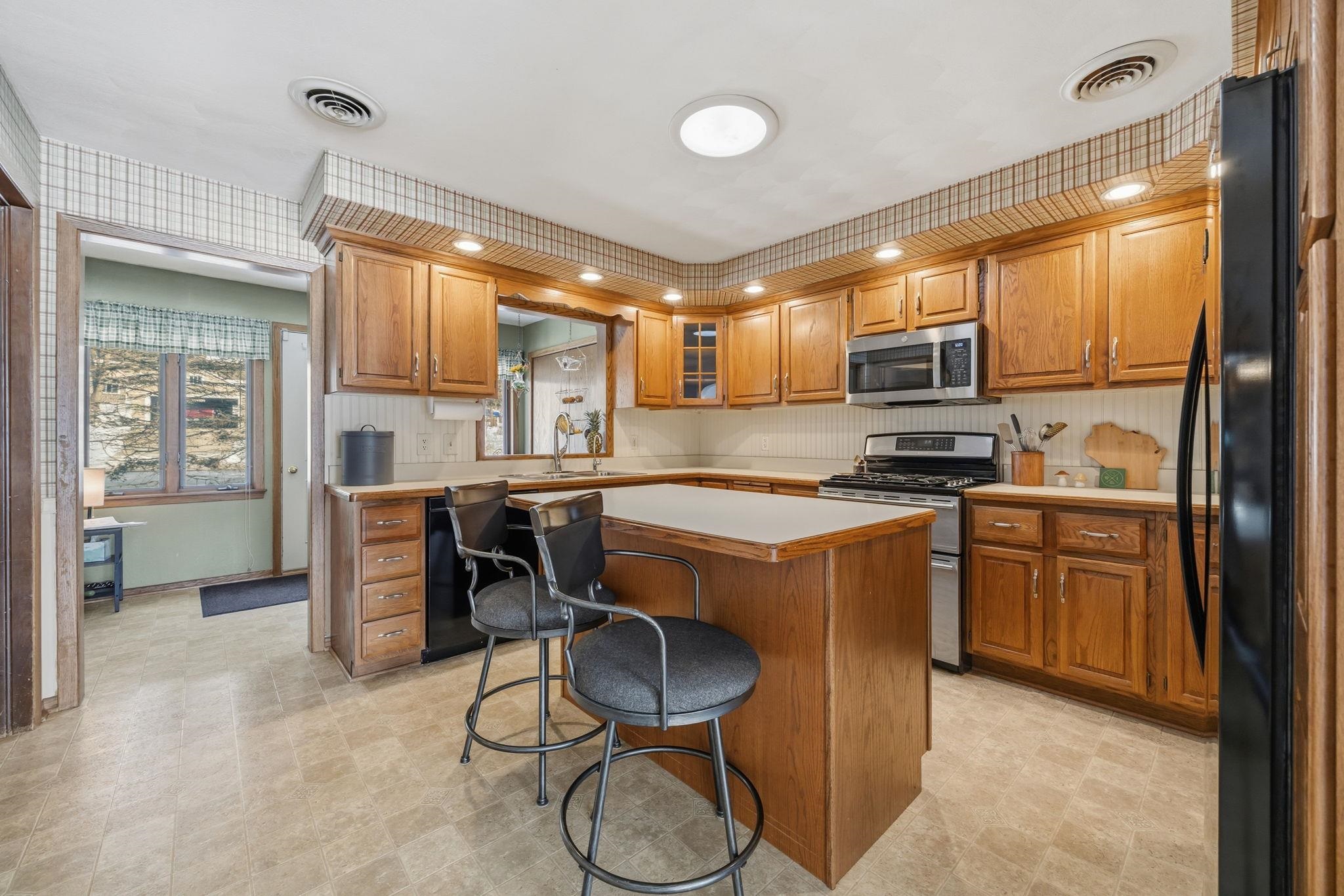 4539 North River Road Janesville, WI 53545 - Photo 7 of 67