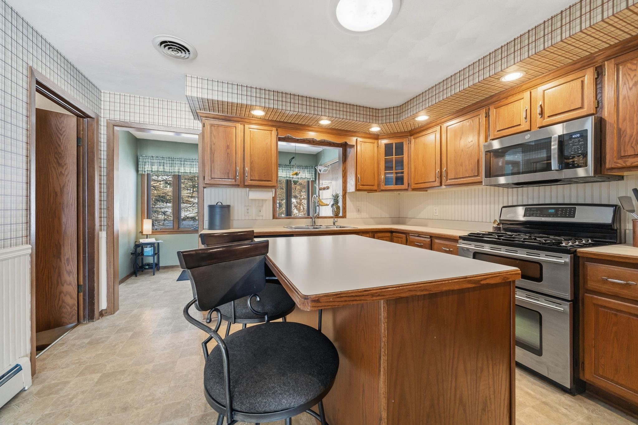 4539 North River Road Janesville, WI 53545 - Photo 8 of 67