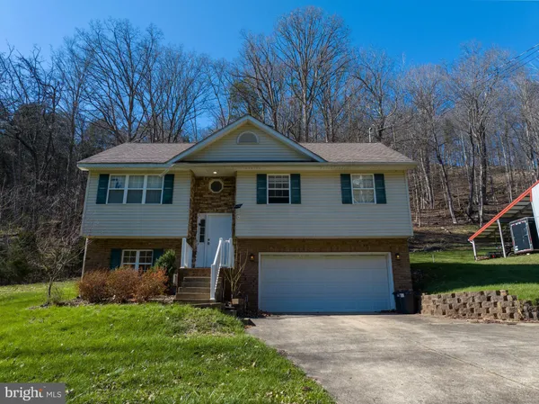 $274,900 | 107 Joseph Crossing, Eleanor, WV 25070