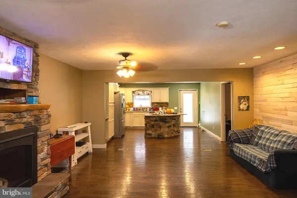 $274,900 | 107 Joseph Crossing, Eleanor, WV 25070