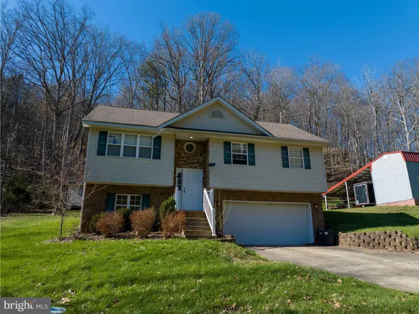 $274,900 | 107 Joseph Crossing, Eleanor, WV 25070