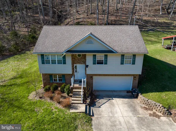 $274,900 | 107 Joseph Crossing, Eleanor, WV 25070