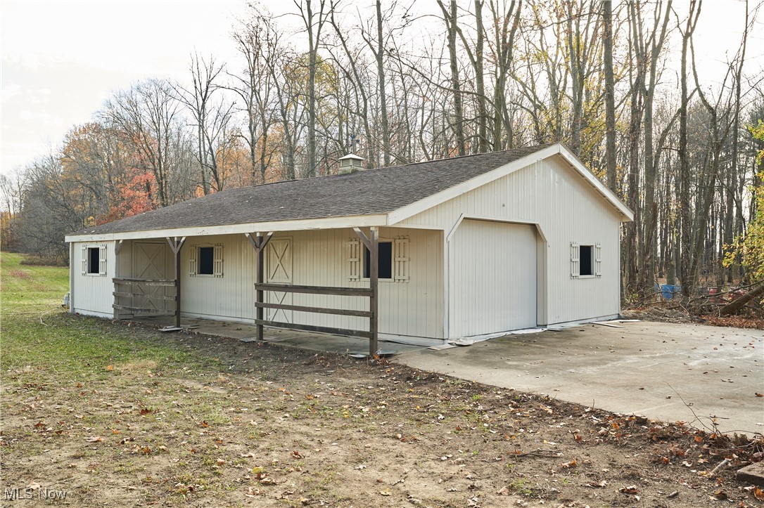 7775 Beach Road Wadsworth, OH 44281 - Photo 3 of 31 Gallery Image 3