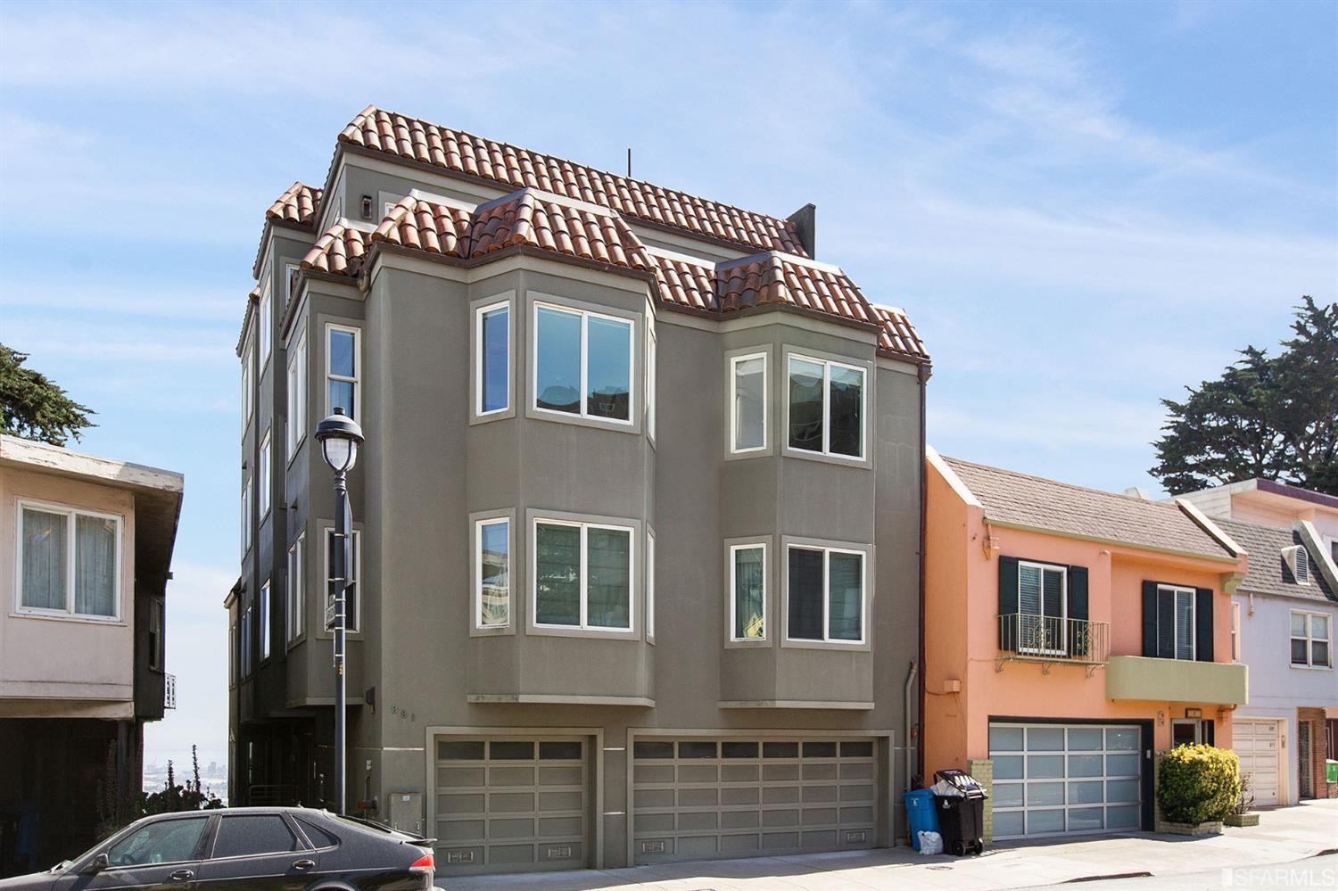 881 Corbett Avenue, Unit 3 San Francisco, CA 94131 - Photo 67 of 78 a front view of a house