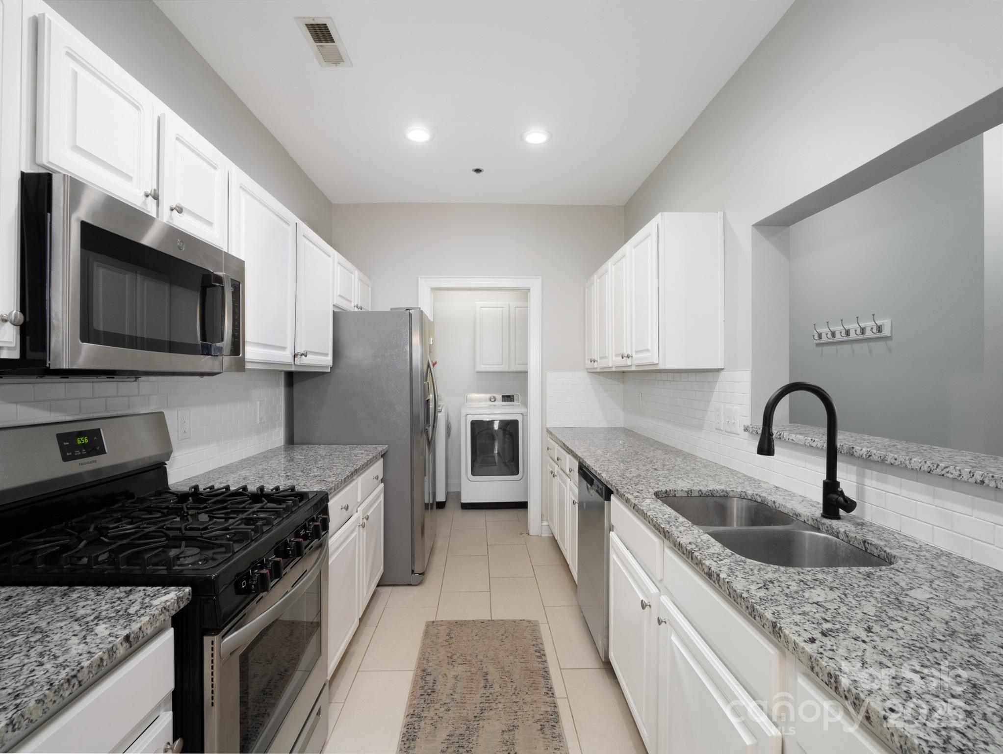 5617 Fairview Road, Unit 9 Charlotte, NC 28209 - Photo 3 of 26 Gallery Image 3
