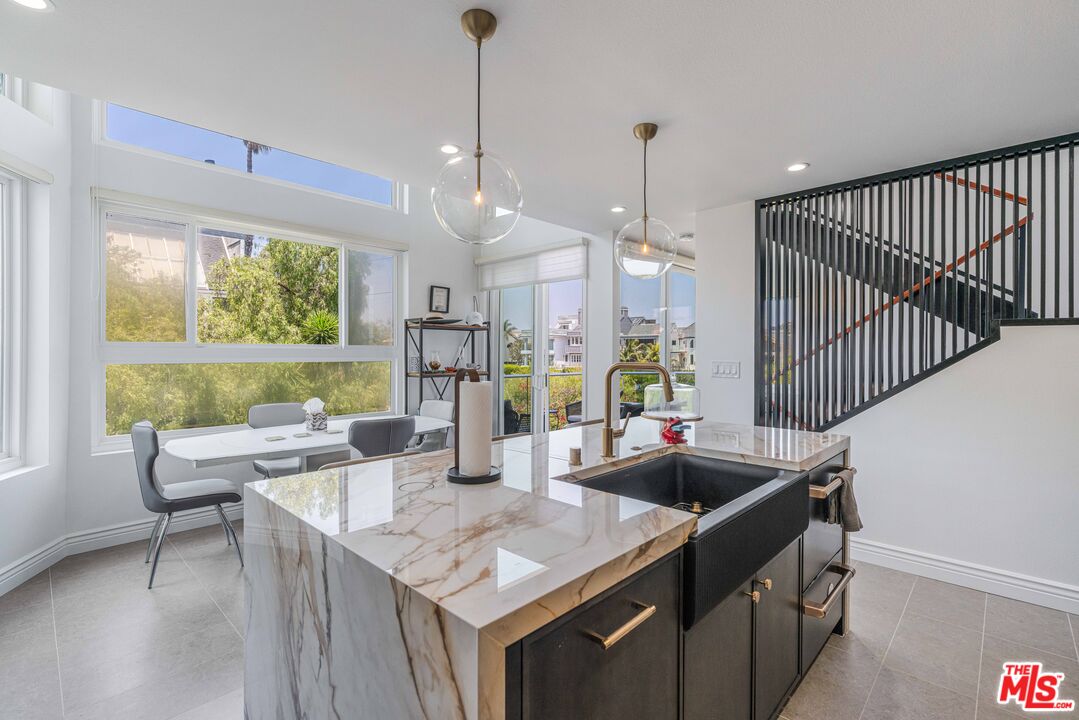 30 Reef Street, Unit 2 Marina del Rey, CA 90292 - Photo 20 of 34