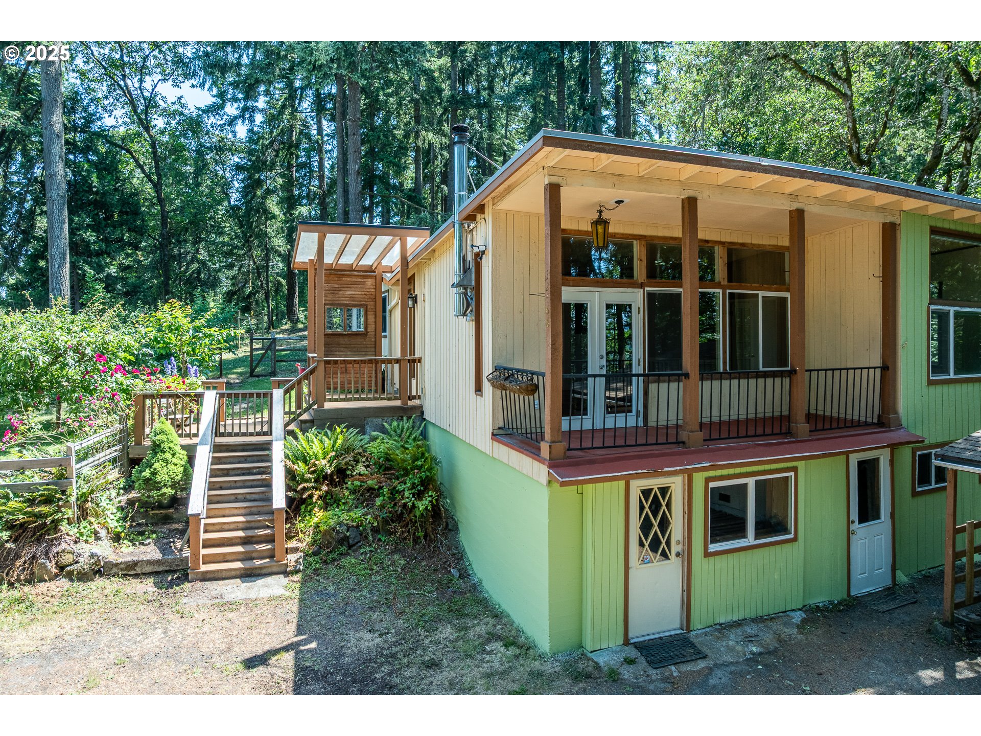 32468 Dillard Road Eugene, OR 97405 - Photo 2 of 28 a front view of a house with a yard