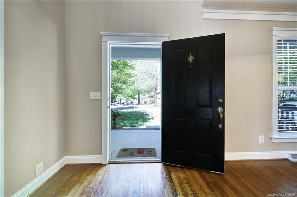 1040 Hunters Run Drive Tega Cay, SC 29708 - Photo 4 of 45