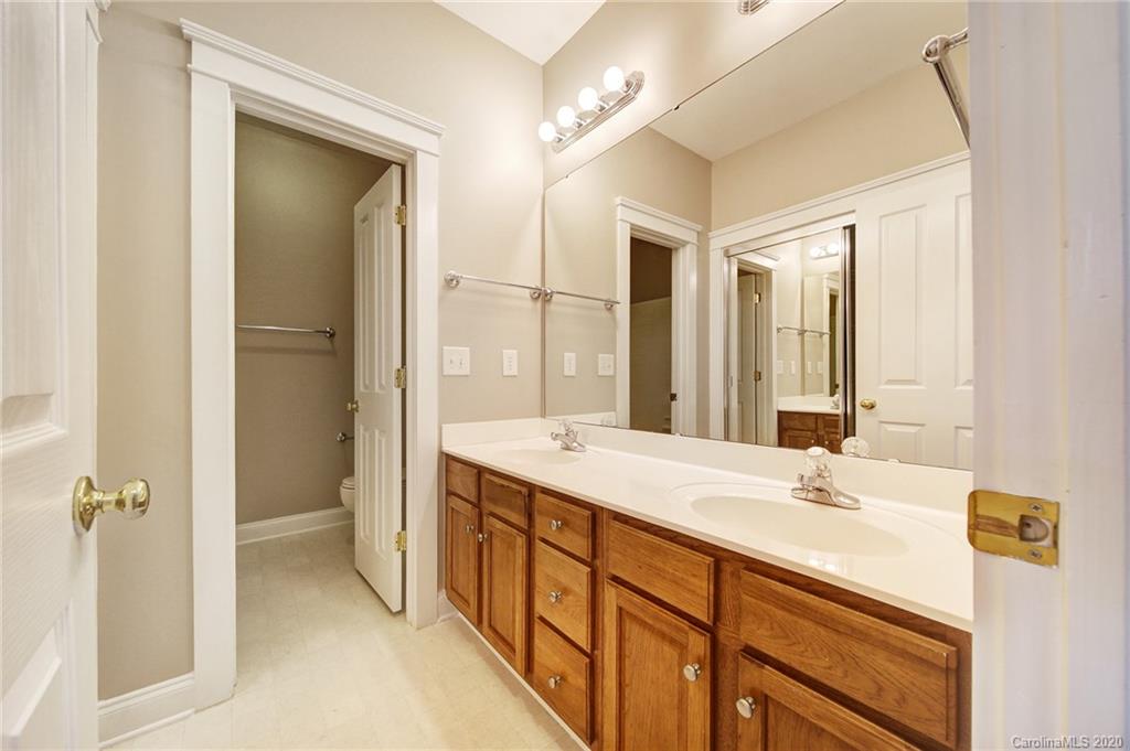 1040 Hunters Run Drive Tega Cay, SC 29708 - Photo 31 of 45