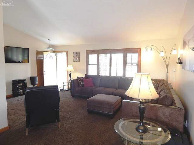8065 Coldwater Road Flushing, MI 48433 - Photo 12 of 28 21206840-11.JPG