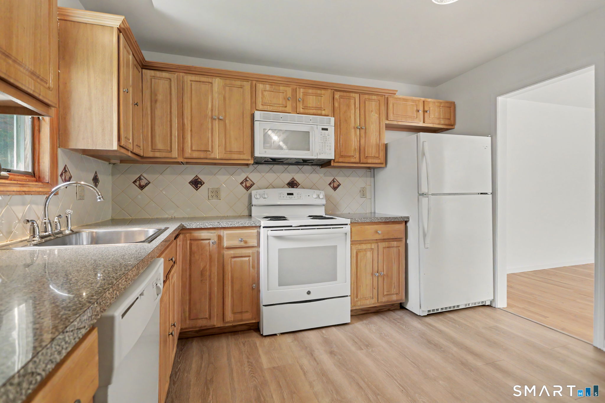 291 Berkeley Road Fairfield, CT 06825 - Photo 13 of 35 Gallery Image 13