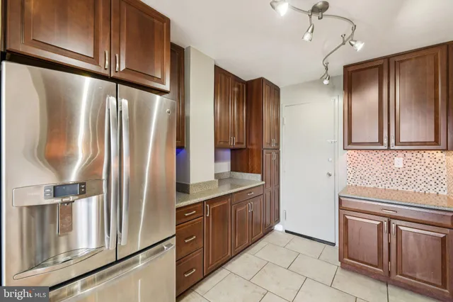 $369,500 | 10500 Rockville Pike, Unit 704, Rockville, MD 20852
