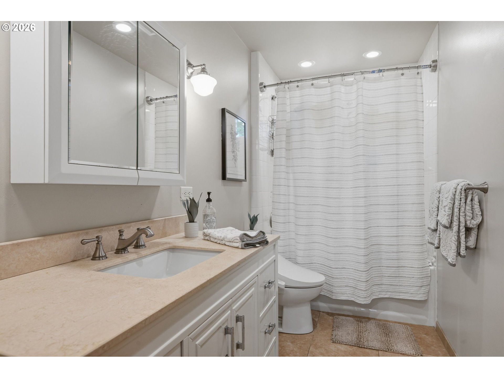 8122 Southwest 54th Avenue Portland, OR 97219 - Photo 22 of 42