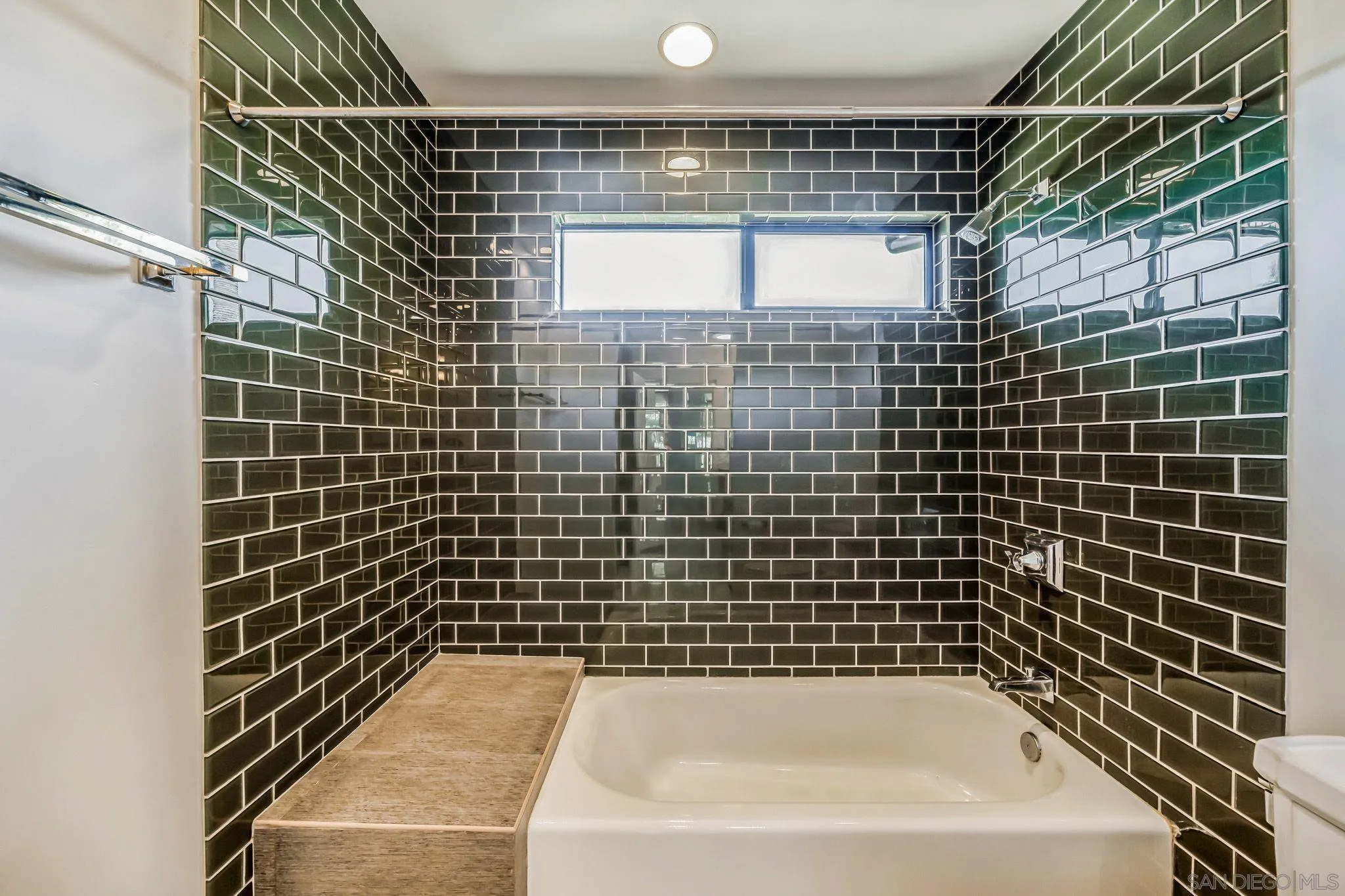 17335 Via Del Bravo Rancho Santa Fe, CA 92067 - Photo 29 of 47 a bathroom with a bathtub