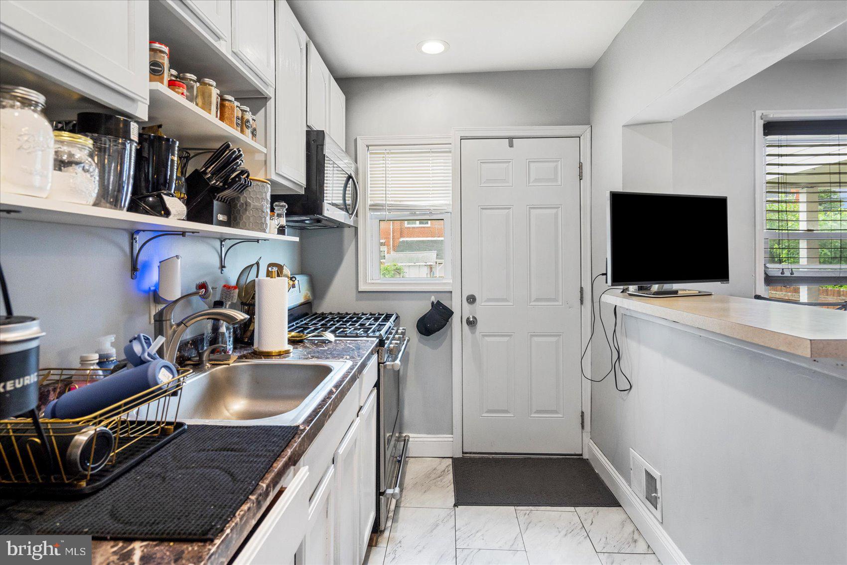 909 Arncliffe Road Baltimore, MD 21221 - Photo 13 of 32 Gallery Image 13