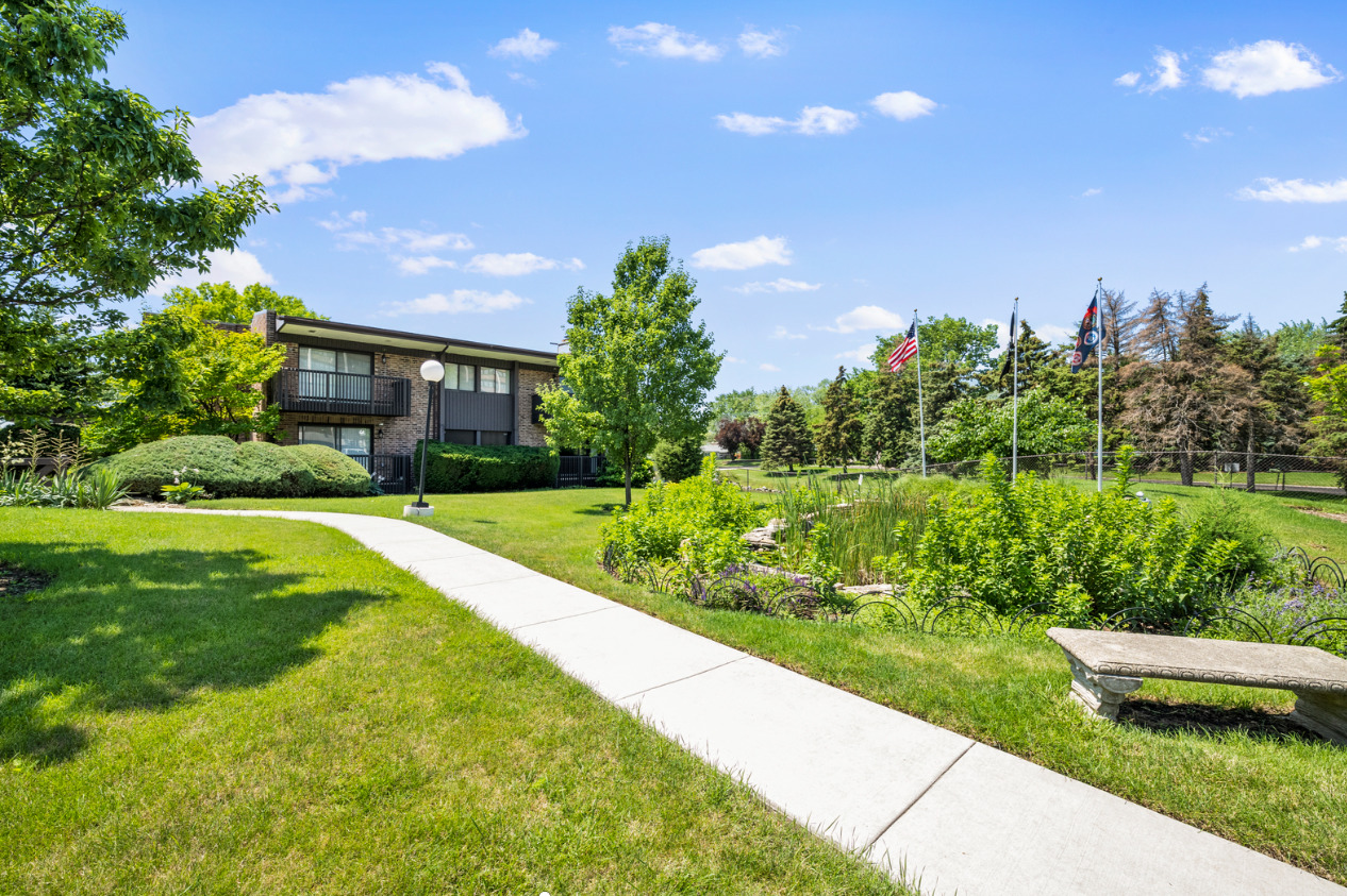 1504 Woodbridge Road, Unit 1F Joliet, IL 60436 - Photo 20 of 21 Gallery Image 20