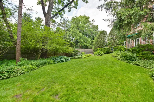 $1,495,000 | 531 North Mayflower Road, Unit 531, Lake Forest, IL 60045