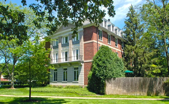 $1,495,000 | 531 North Mayflower Road, Unit 531, Lake Forest, IL 60045