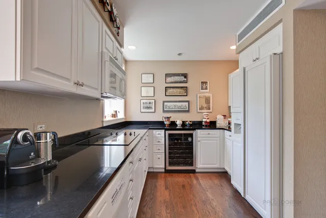 $1,495,000 | 531 North Mayflower Road, Unit 531, Lake Forest, IL 60045