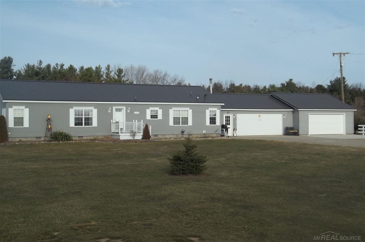 6582 Todd Road Croswell, MI 48422 - Photo 2 of 20 31252605-1.JPG