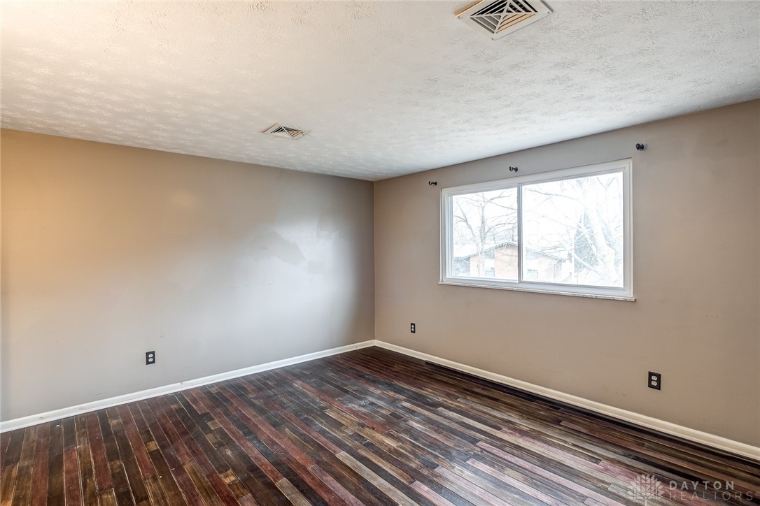 6524 Highbury Road Huber Heights, OH 45424 - Photo 21 of 32