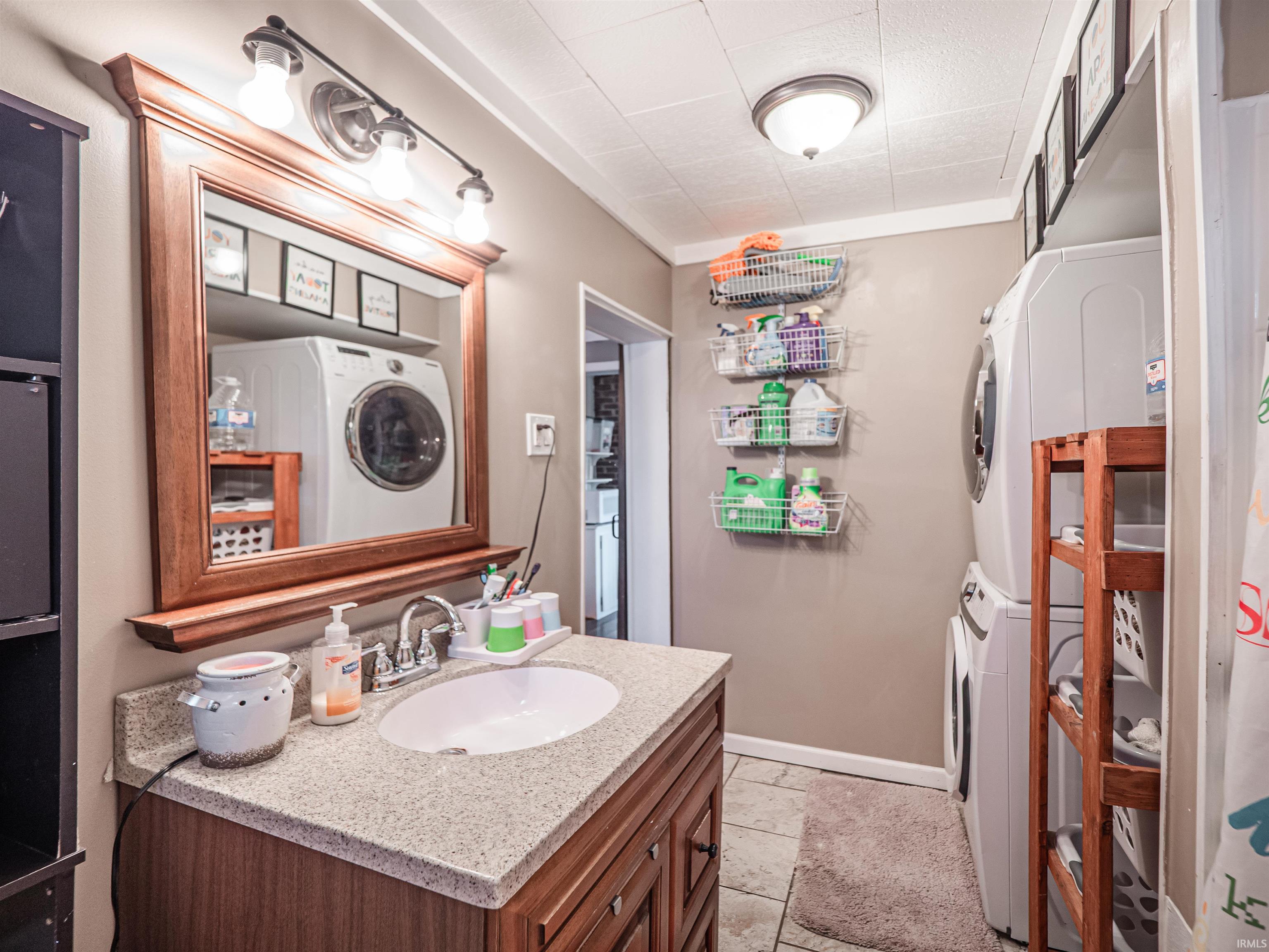 905 East Jasper Road Winslow, IN 47598 - Photo 13 of 33