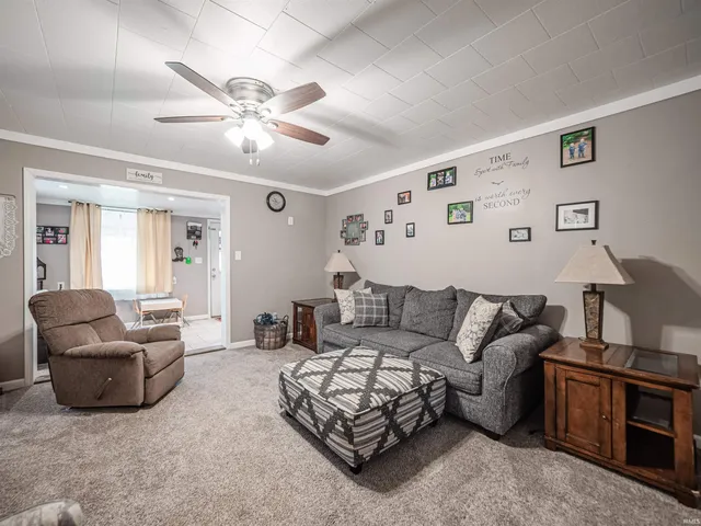 $130,000 | 905 East Jasper Road, Winslow, IN 47598