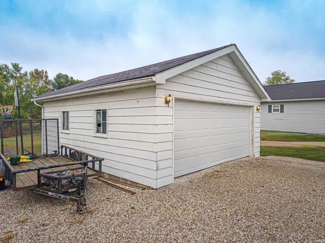 $130,000 | 905 East Jasper Road, Winslow, IN 47598