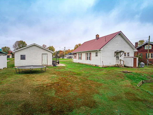$130,000 | 905 East Jasper Road, Winslow, IN 47598