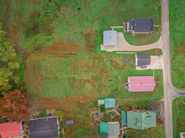 $130,000 | 905 East Jasper Road, Winslow, IN 47598